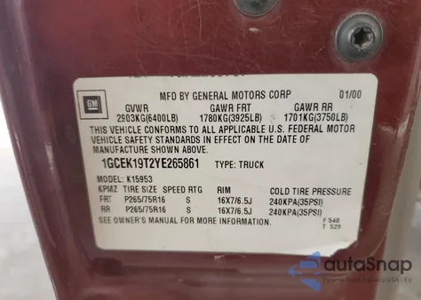 2000 Chevrolet Silverado K1500 z USA, uszkodzony, nr VIN 1GCEK19T2YE265861